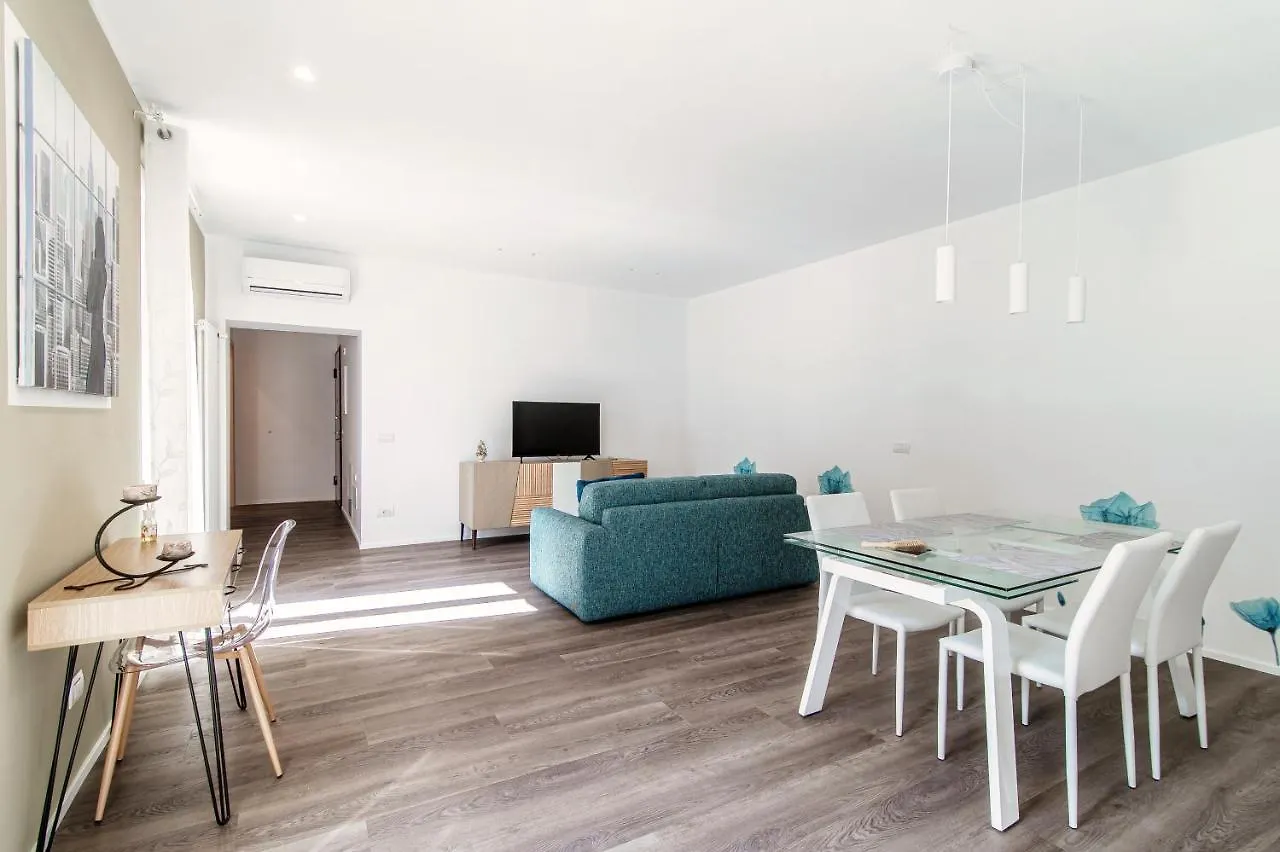 Апартаменты Diaz 67 Life'S Loft - The House Of Travelers Комо Италия